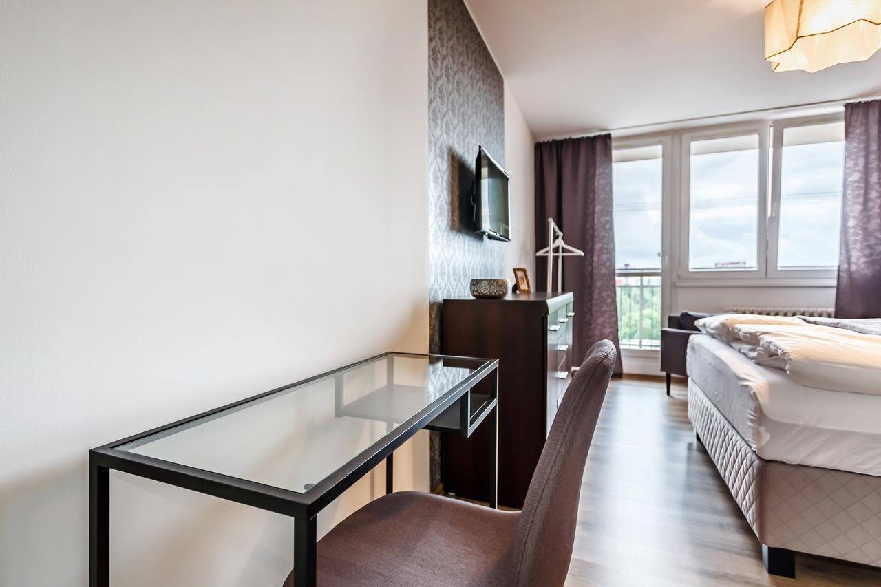 اوسترافا Golden Apartments المظهر الخارجي الصورة