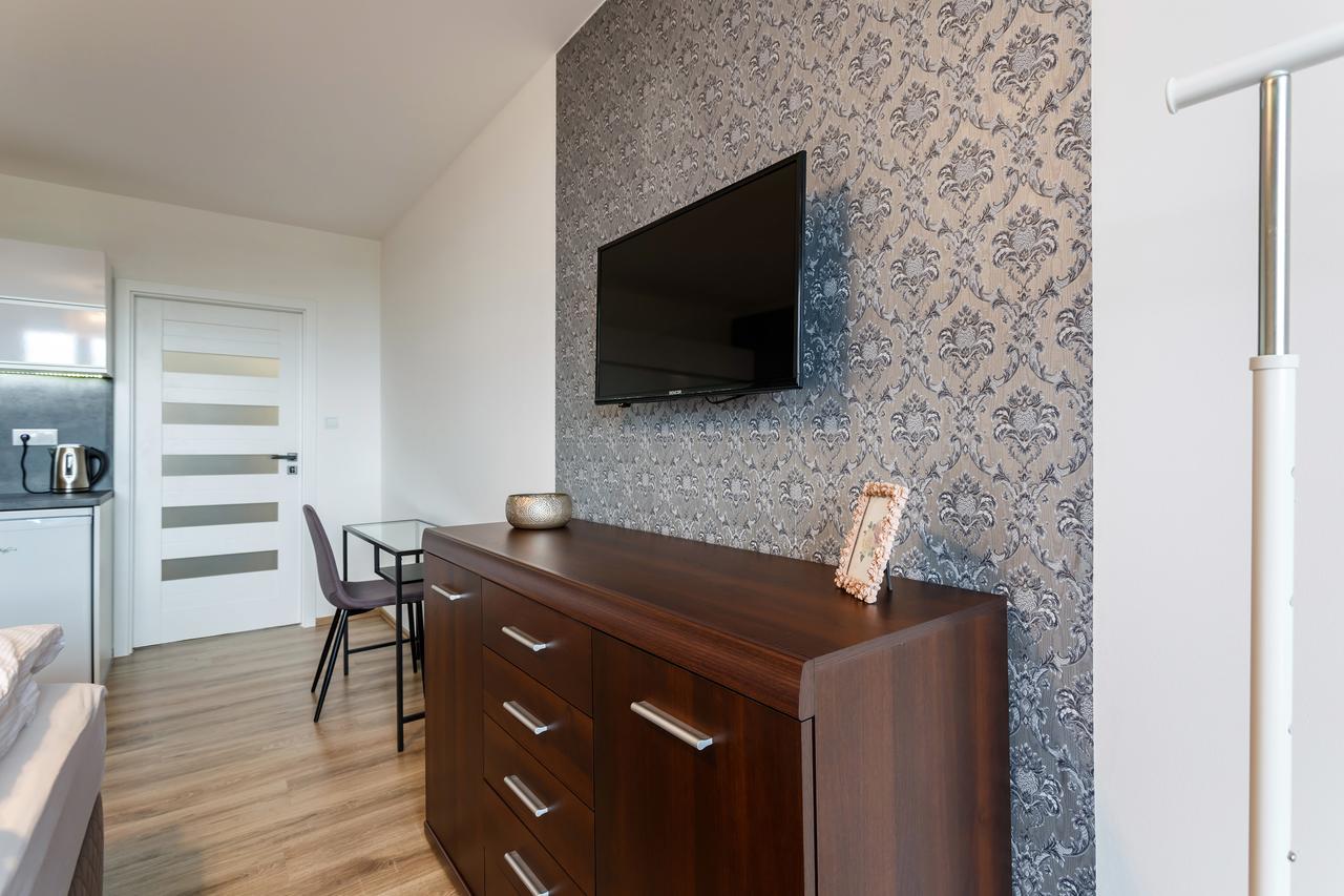 اوسترافا Golden Apartments المظهر الخارجي الصورة